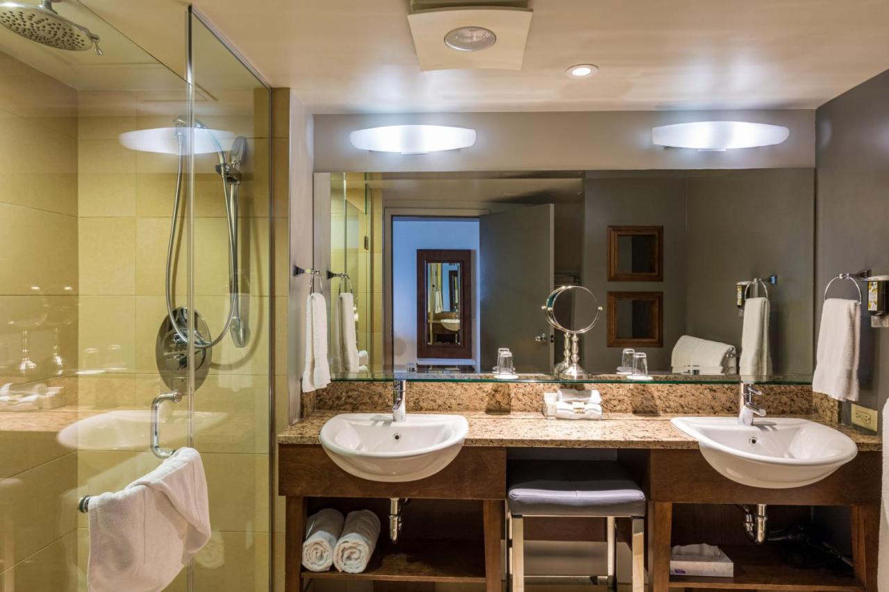 Hotel & Suites Normandin Quebec エクステリア 写真