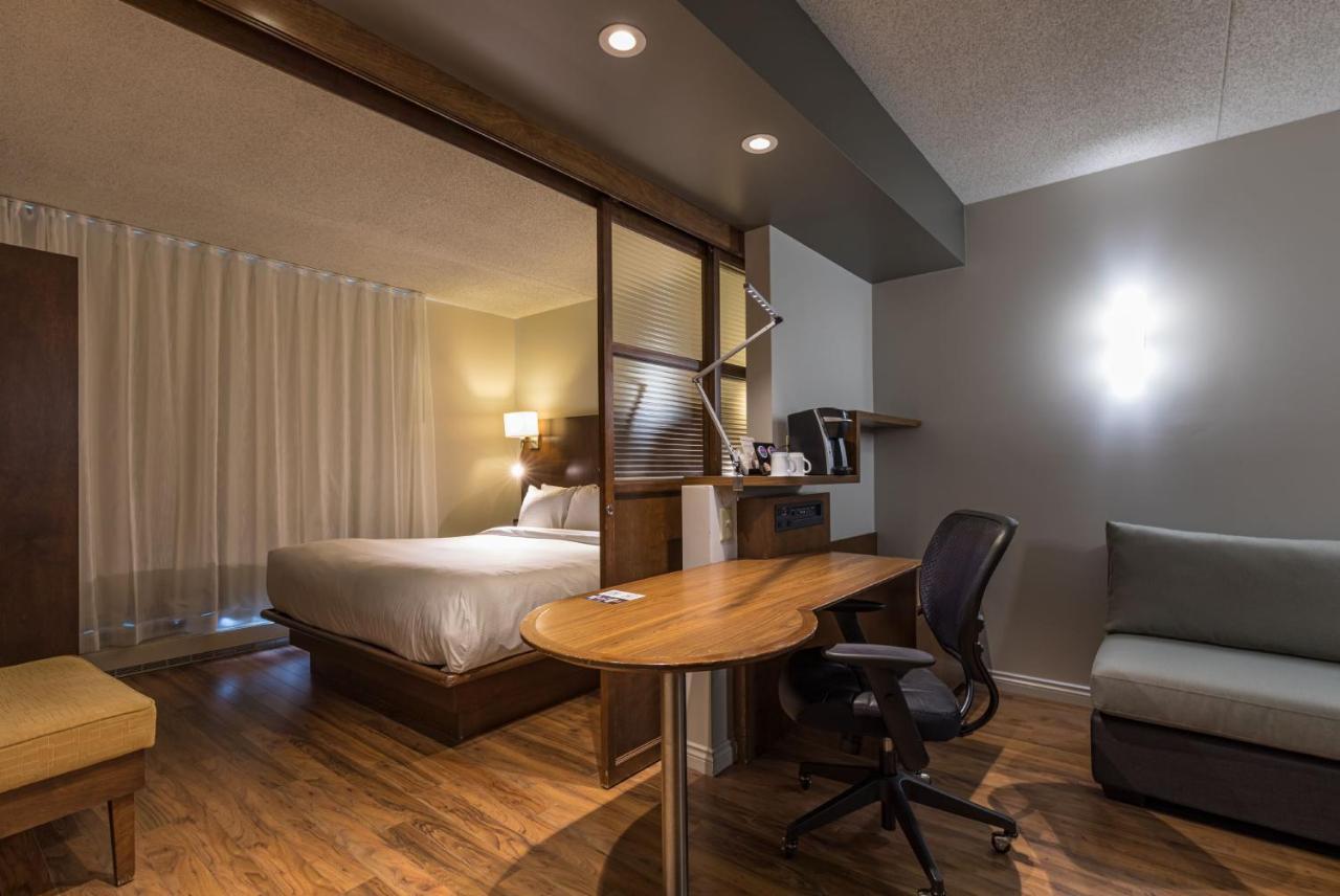 Hotel & Suites Normandin Quebec エクステリア 写真