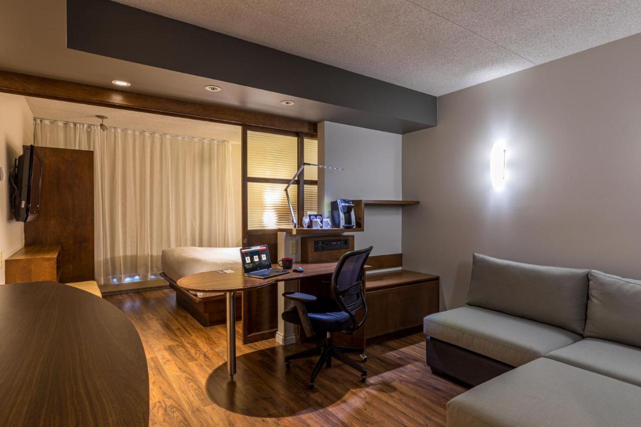 Hotel & Suites Normandin Quebec エクステリア 写真