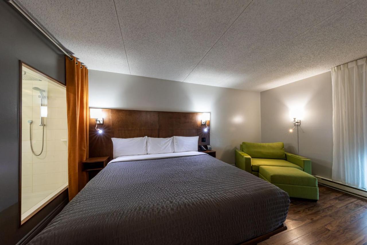 Hotel & Suites Normandin Quebec エクステリア 写真