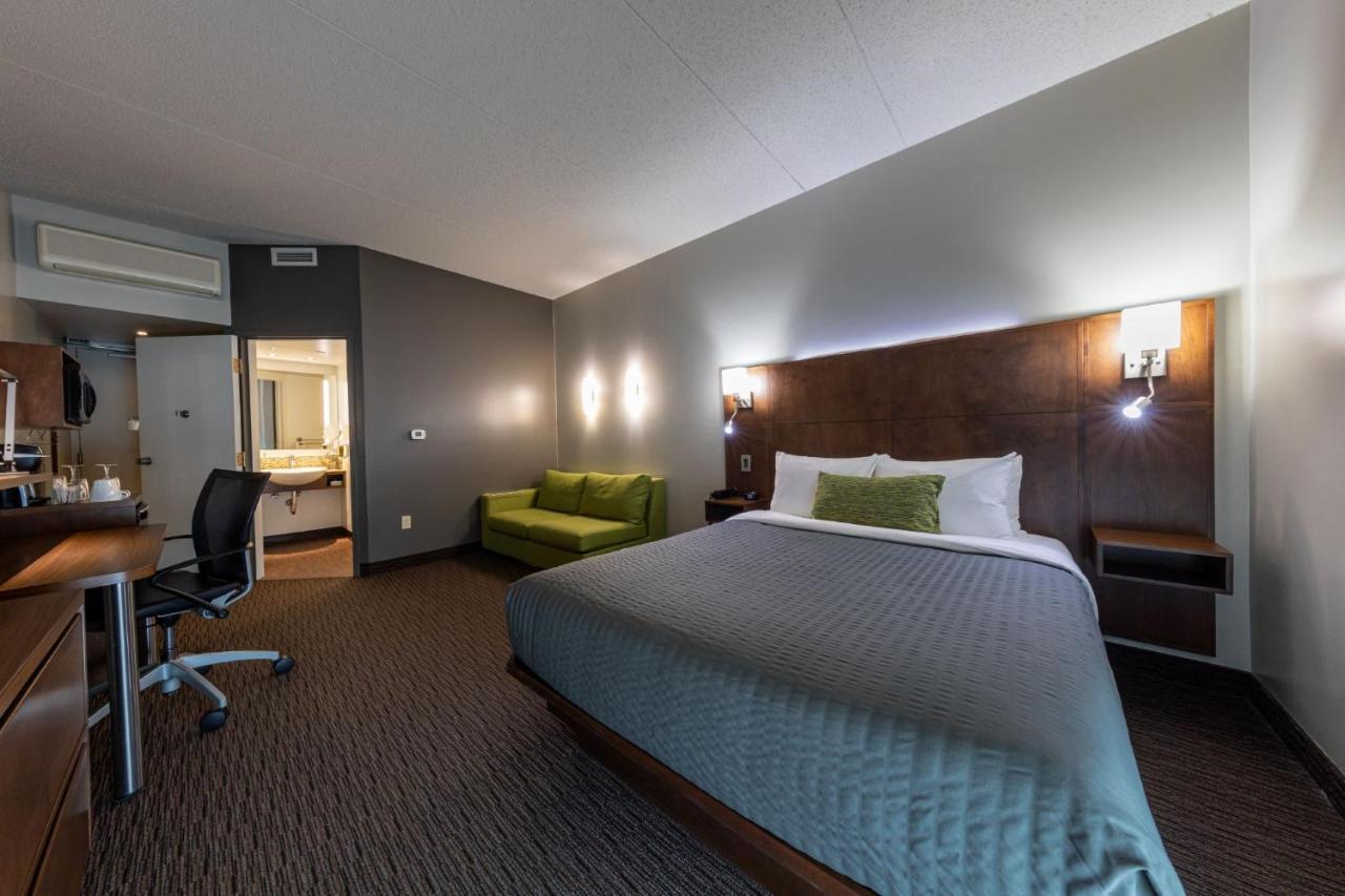 Hotel & Suites Normandin Quebec エクステリア 写真