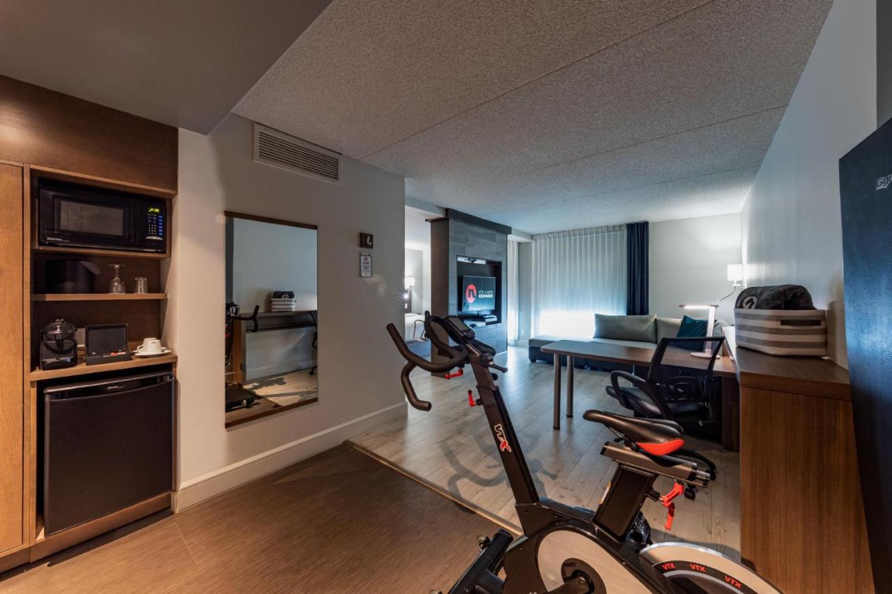 Hotel & Suites Normandin Quebec エクステリア 写真