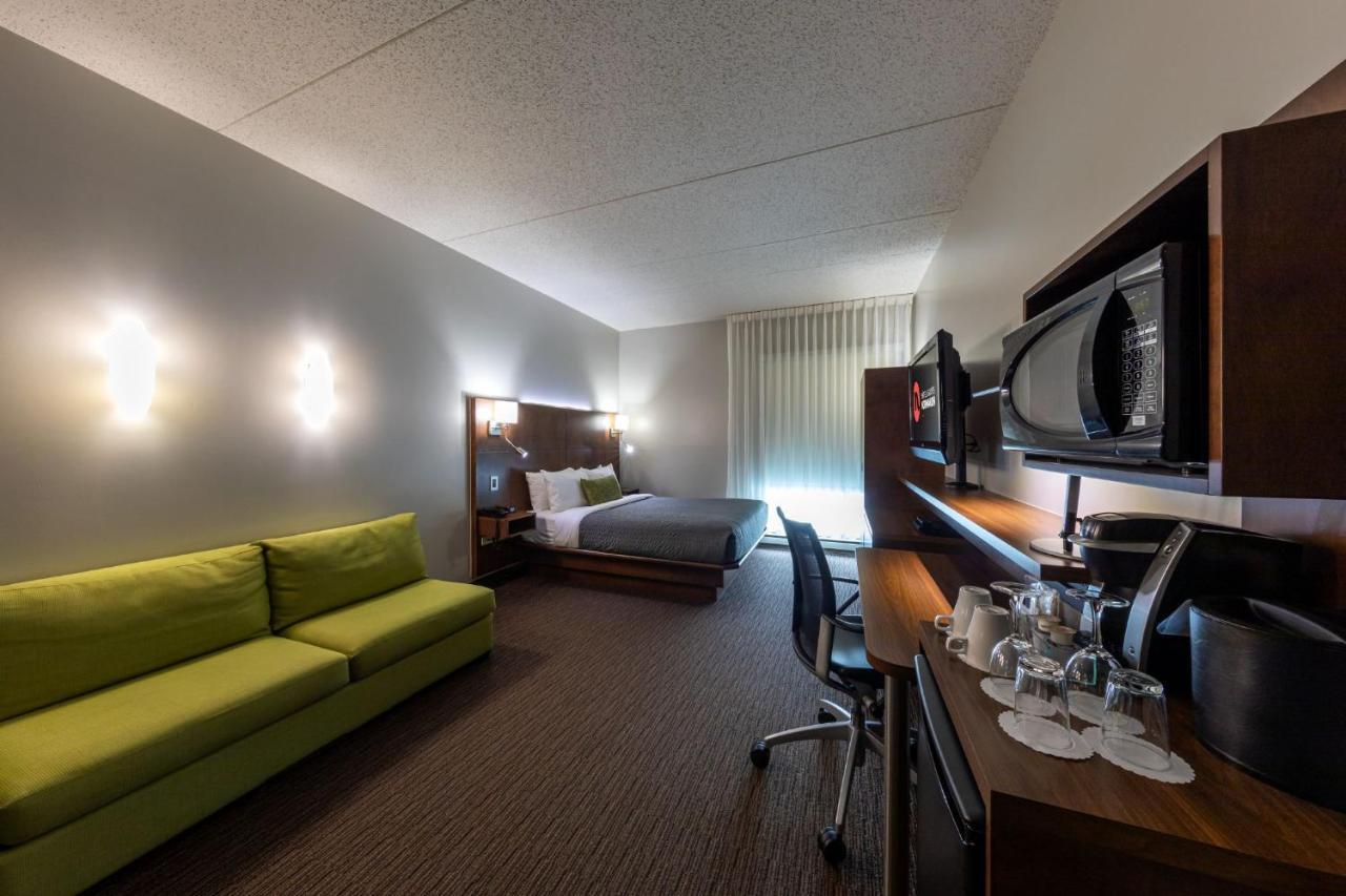 Hotel & Suites Normandin Quebec エクステリア 写真