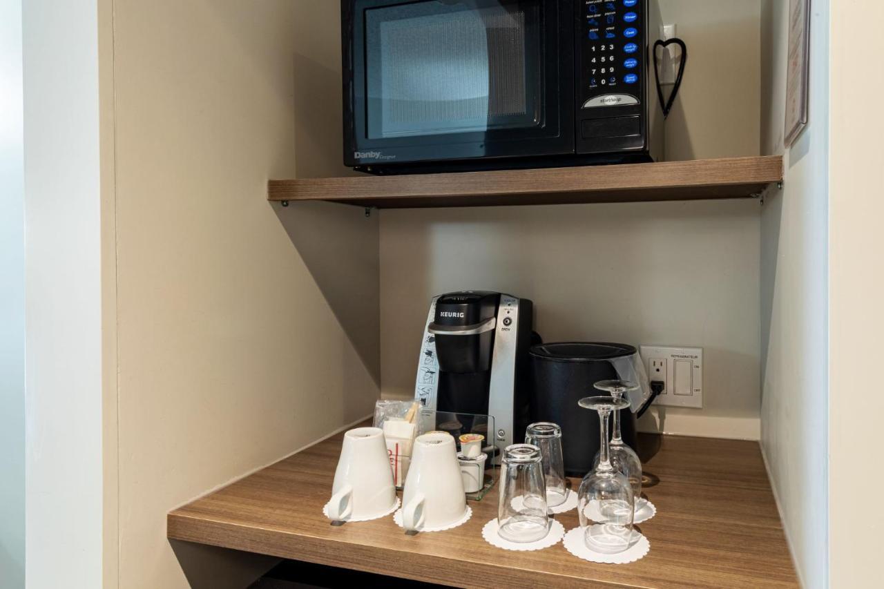 Hotel & Suites Normandin Quebec エクステリア 写真
