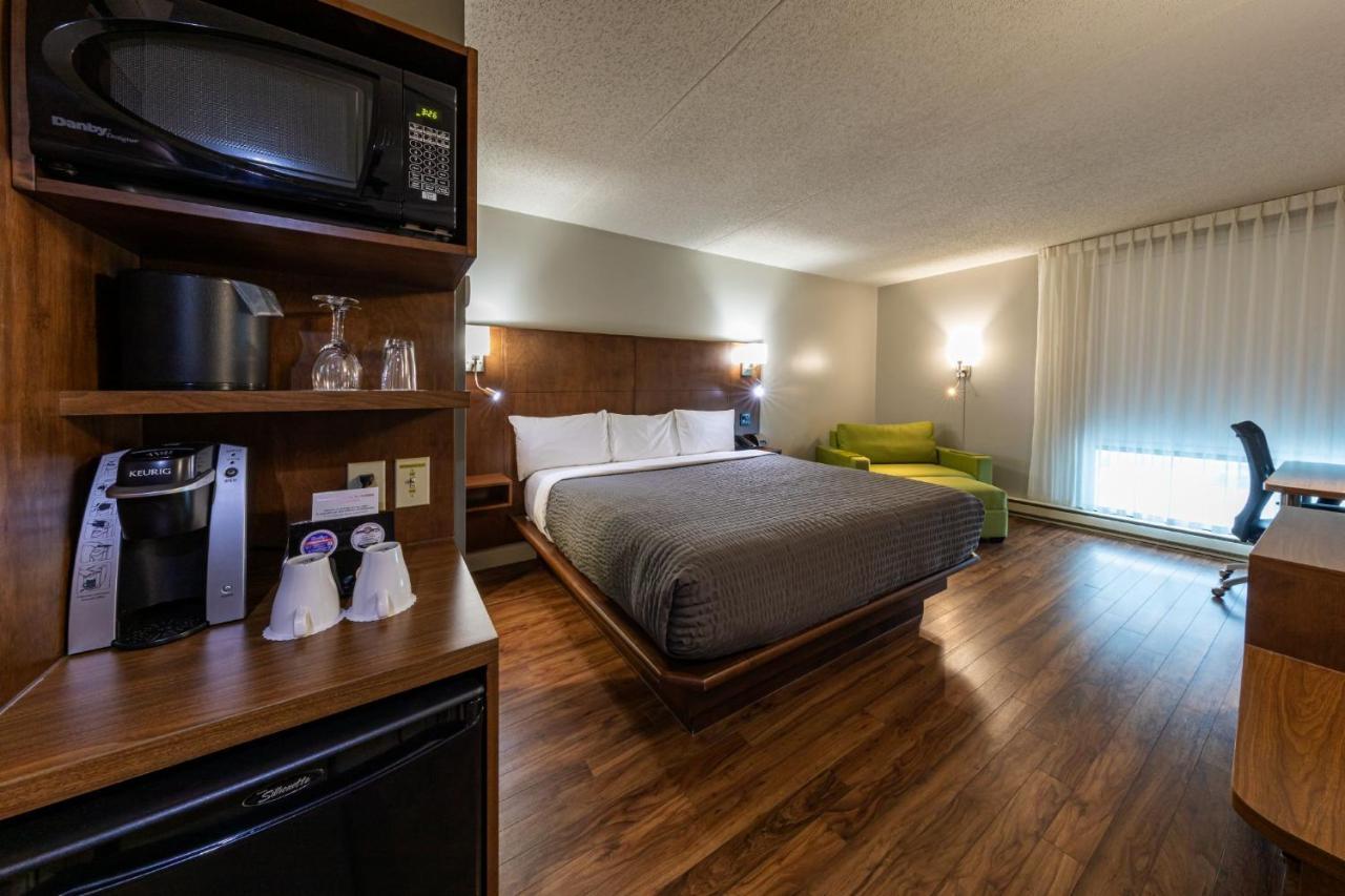 Hotel & Suites Normandin Quebec エクステリア 写真