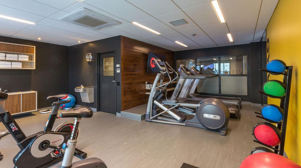 Hotel & Suites Normandin Quebec エクステリア 写真