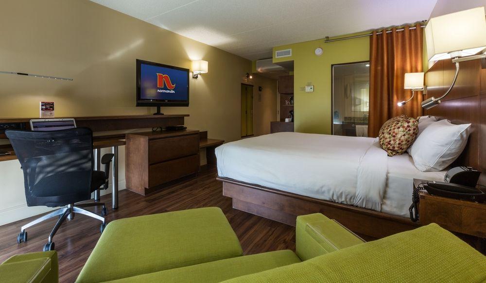 Hotel & Suites Normandin Quebec エクステリア 写真