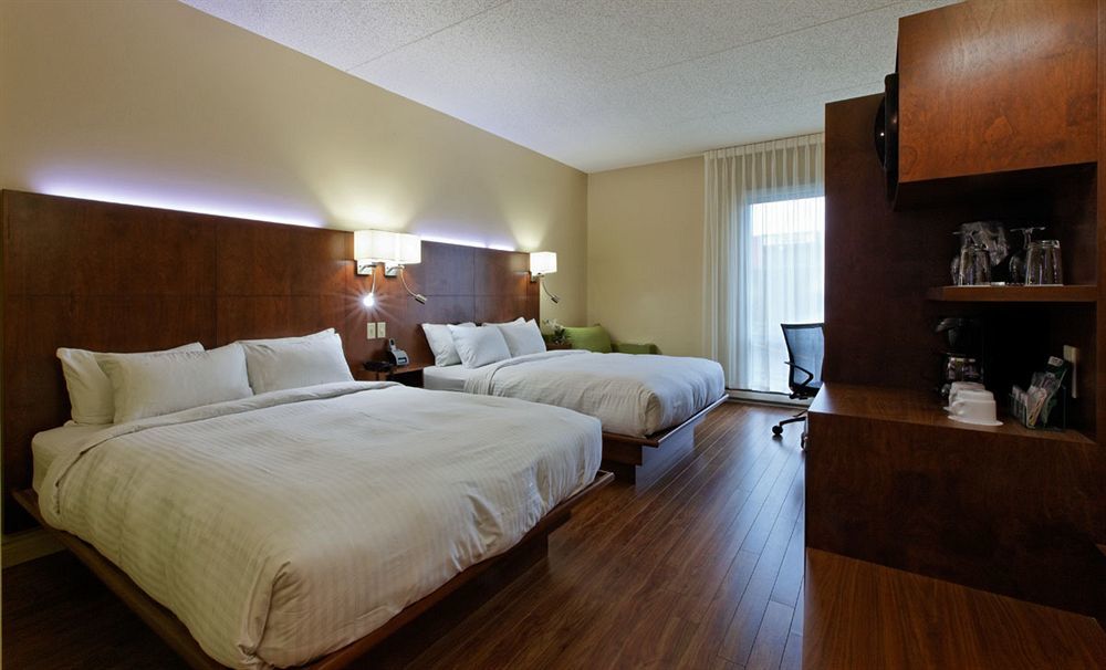 Hotel & Suites Normandin Quebec エクステリア 写真
