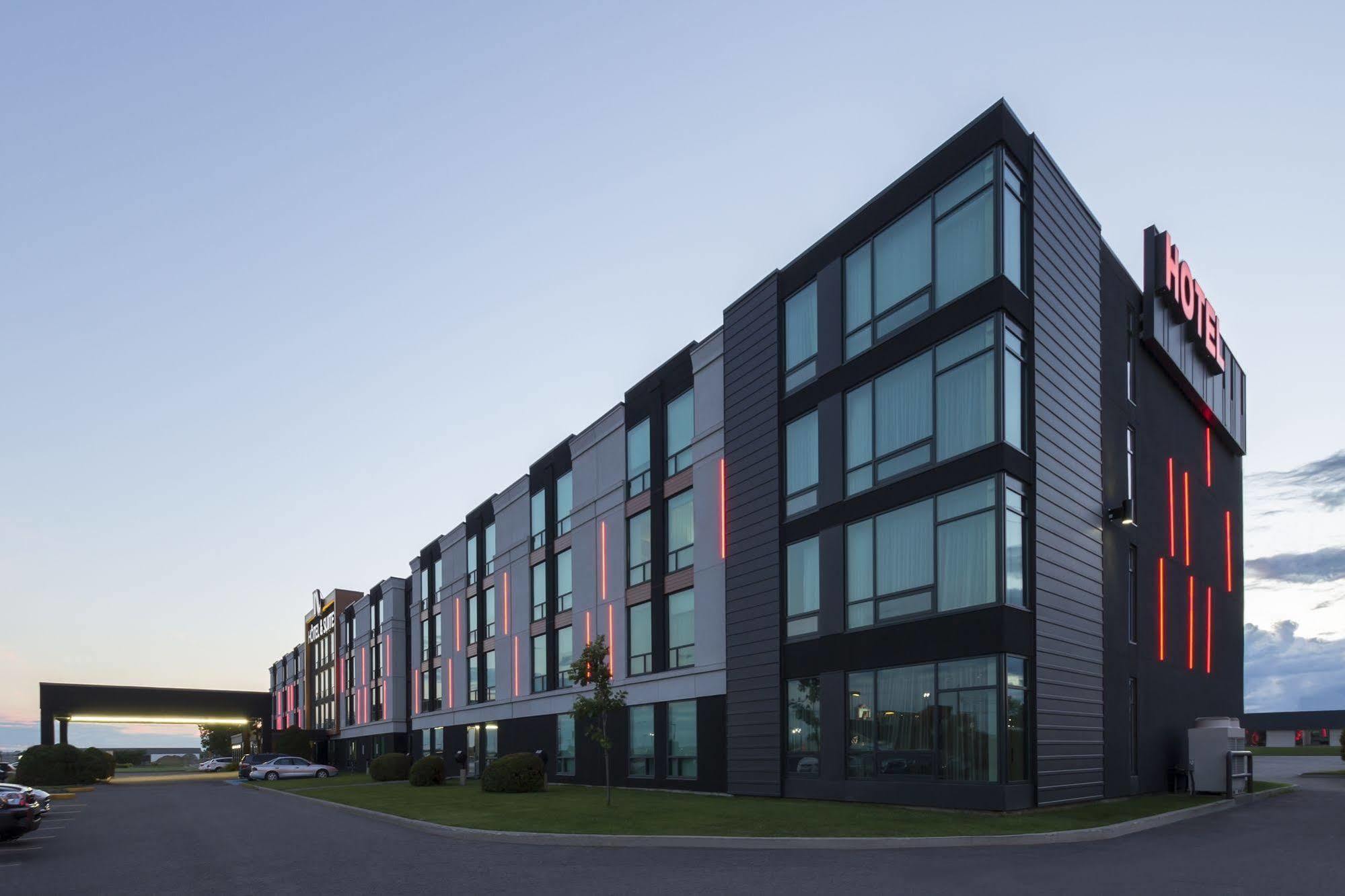 Hotel & Suites Normandin Quebec エクステリア 写真