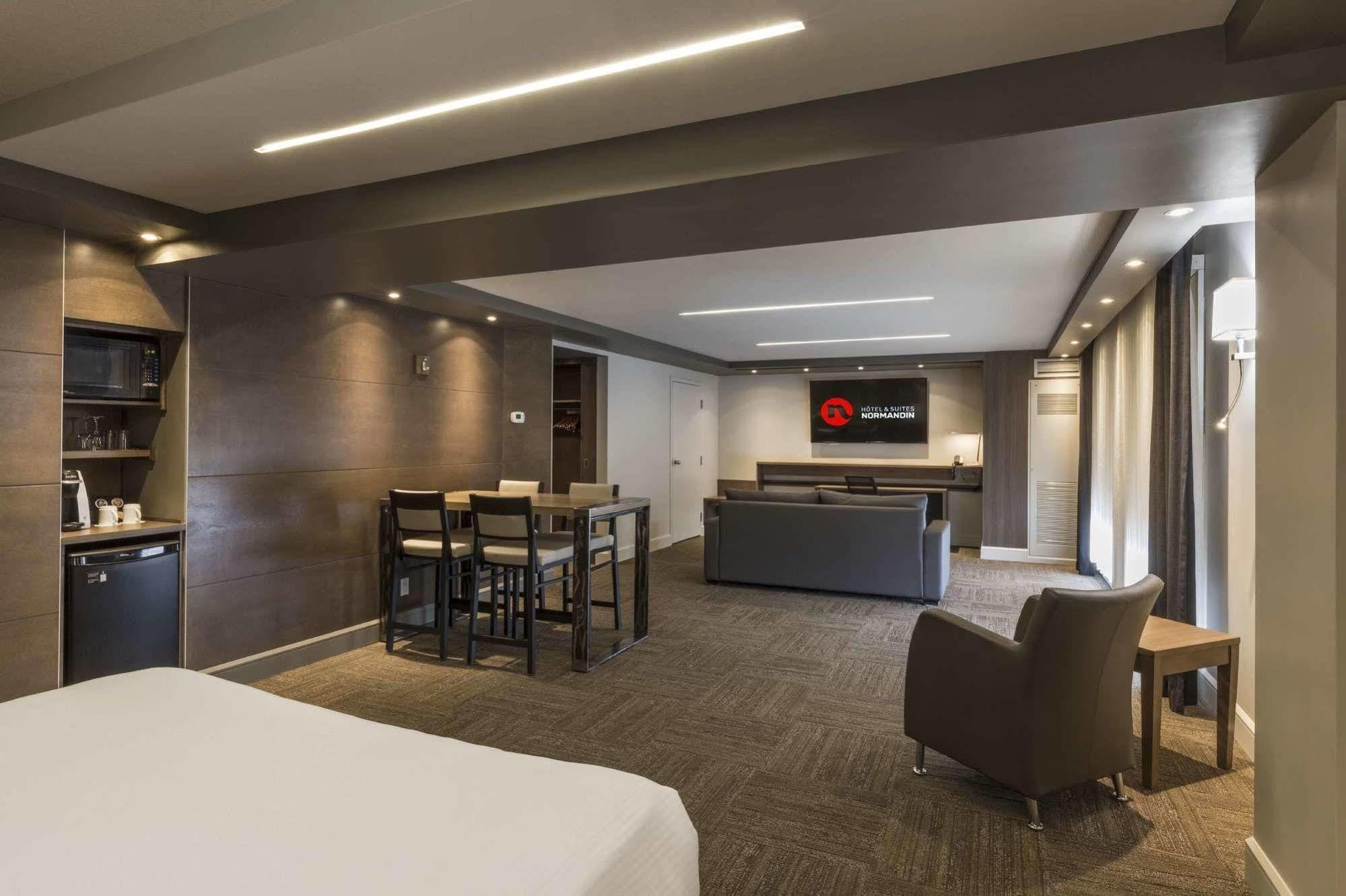 Hotel & Suites Normandin Quebec エクステリア 写真