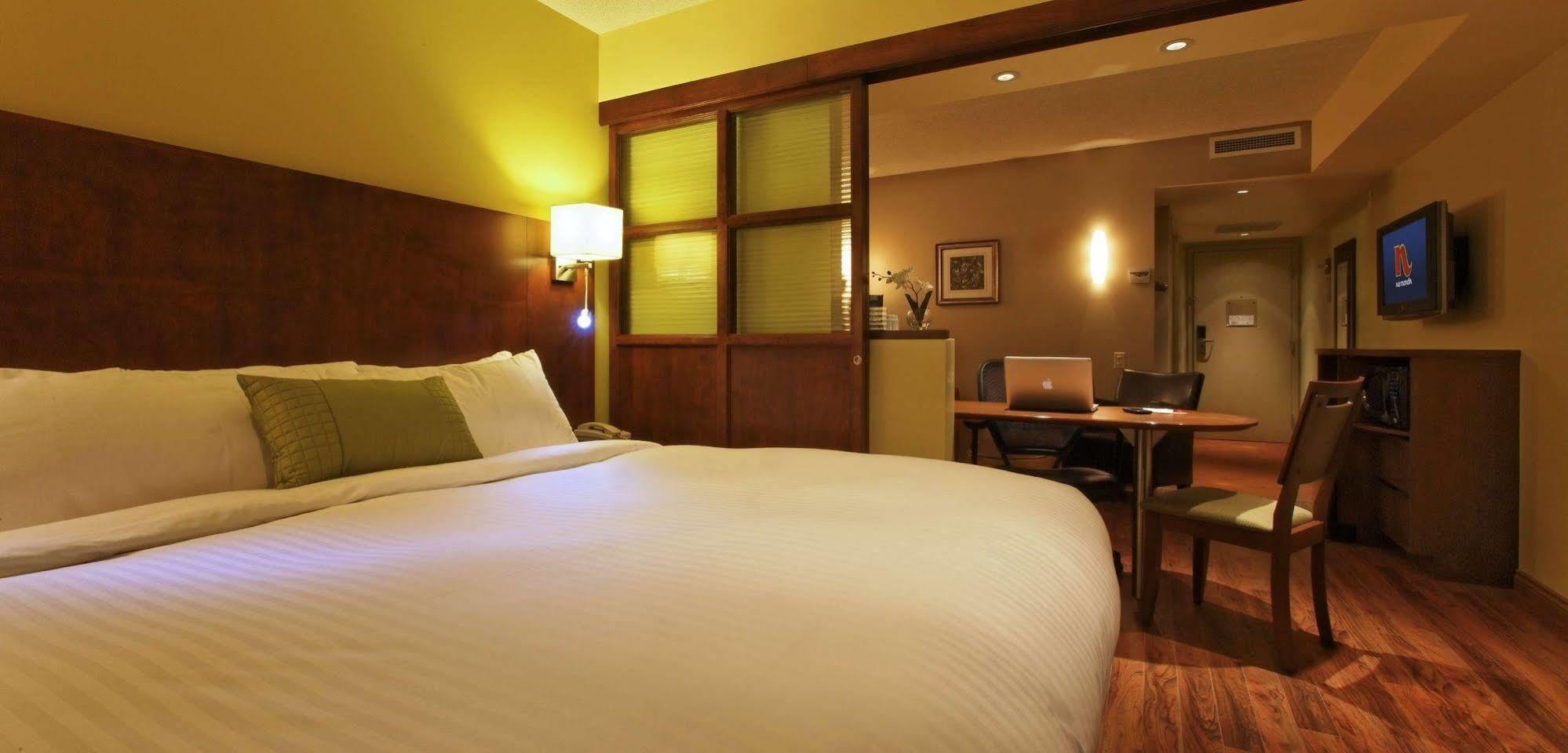 Hotel & Suites Normandin Quebec エクステリア 写真
